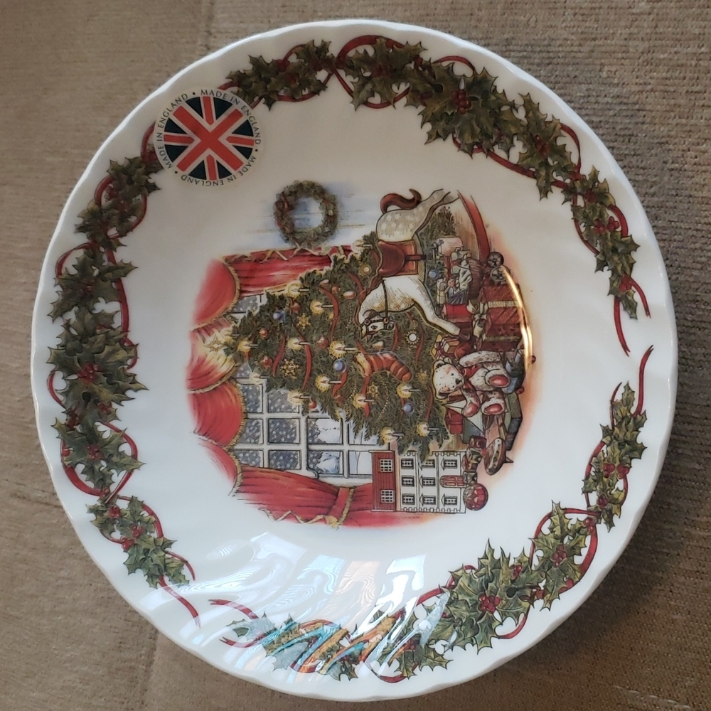 "Christmas Morning" English Bowl